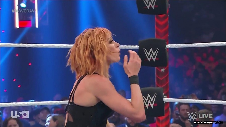 WWE_Monday_Night_Raw_2022_05_16_720p_HDTV_x264-NWCHD_mp4_007386221.jpg