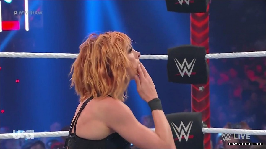 WWE_Monday_Night_Raw_2022_05_16_720p_HDTV_x264-NWCHD_mp4_007386621.jpg