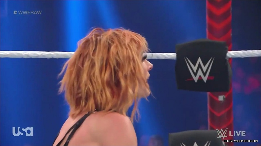 WWE_Monday_Night_Raw_2022_05_16_720p_HDTV_x264-NWCHD_mp4_007387422.jpg