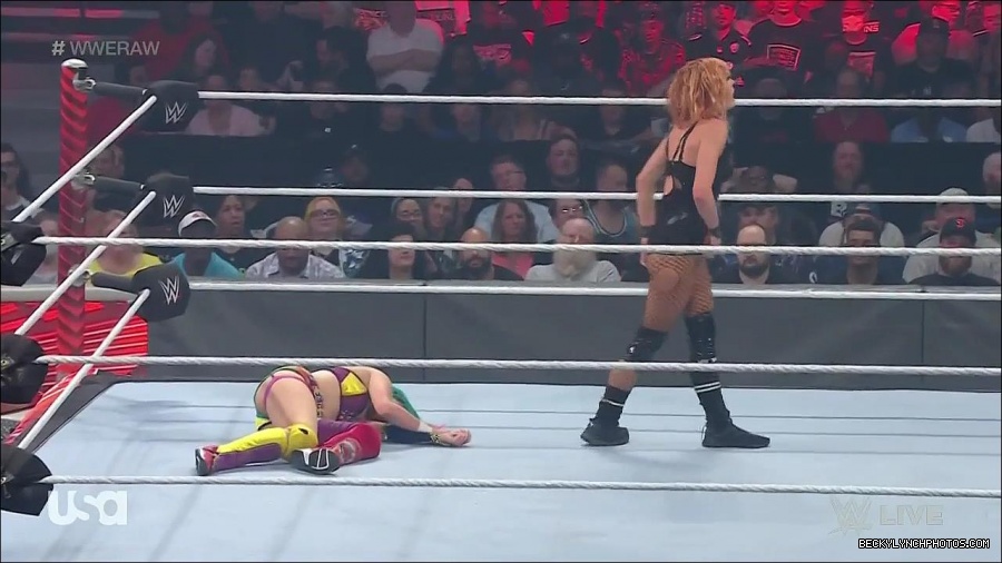 WWE_Monday_Night_Raw_2022_05_16_720p_HDTV_x264-NWCHD_mp4_007390625.jpg