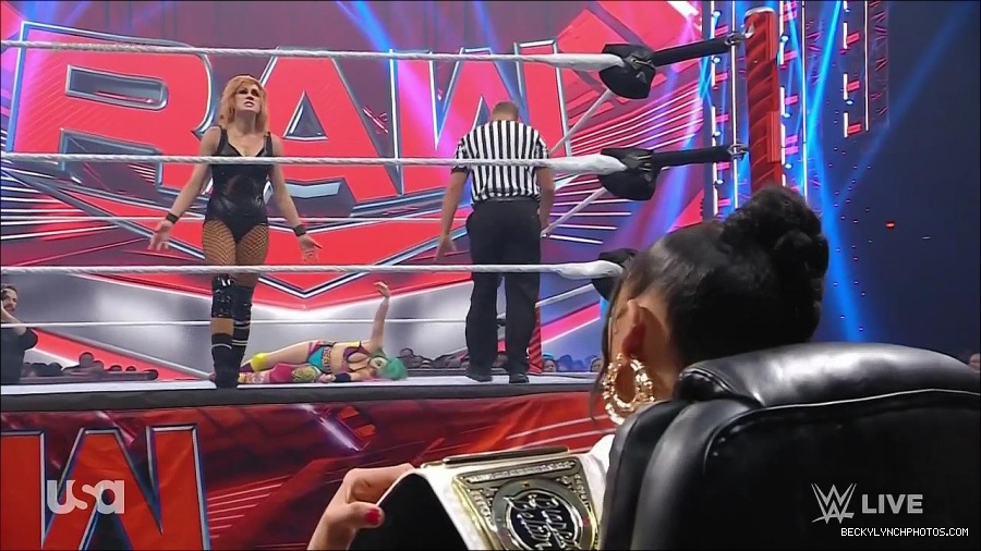 WWE_Monday_Night_Raw_2022_05_16_720p_HDTV_x264-NWCHD_mp4_007393028.jpg