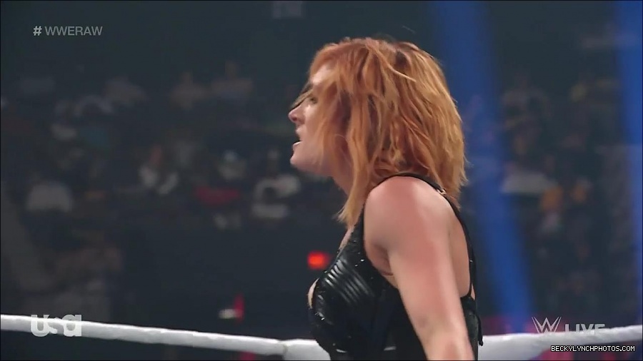 WWE_Monday_Night_Raw_2022_05_16_720p_HDTV_x264-NWCHD_mp4_007395831.jpg