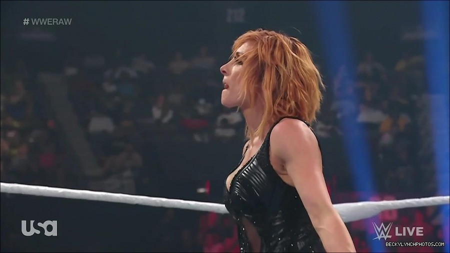 WWE_Monday_Night_Raw_2022_05_16_720p_HDTV_x264-NWCHD_mp4_007396231.jpg