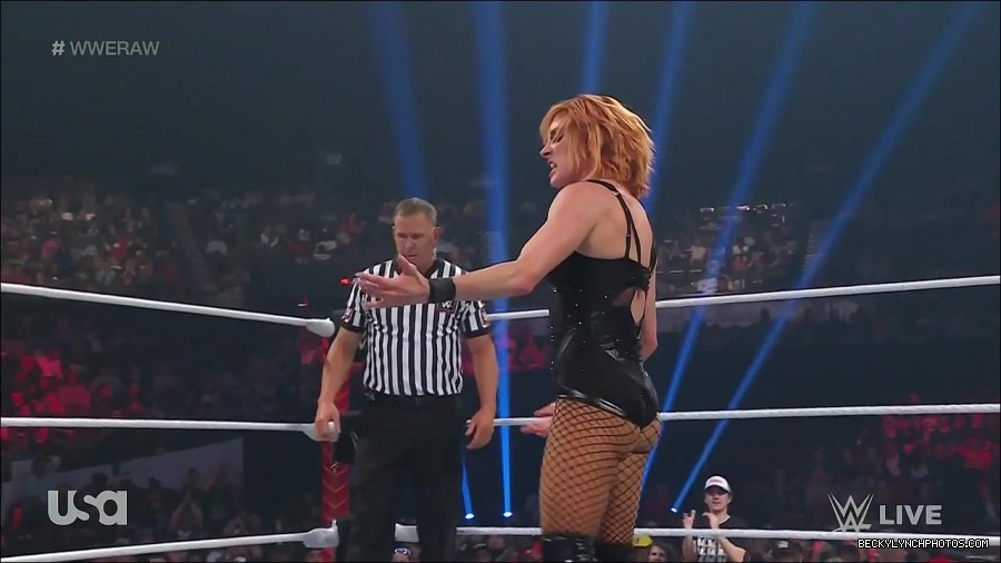 WWE_Monday_Night_Raw_2022_05_16_720p_HDTV_x264-NWCHD_mp4_007401436.jpg