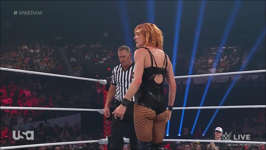 WWE_Monday_Night_Raw_2022_05_16_720p_HDTV_x264-NWCHD_mp4_007402237.jpg