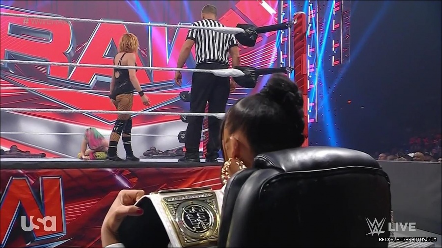 WWE_Monday_Night_Raw_2022_05_16_720p_HDTV_x264-NWCHD_mp4_007403438.jpg