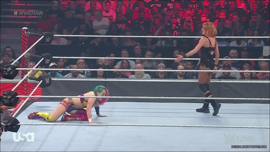 WWE_Monday_Night_Raw_2022_05_16_720p_HDTV_x264-NWCHD_mp4_007404639.jpg