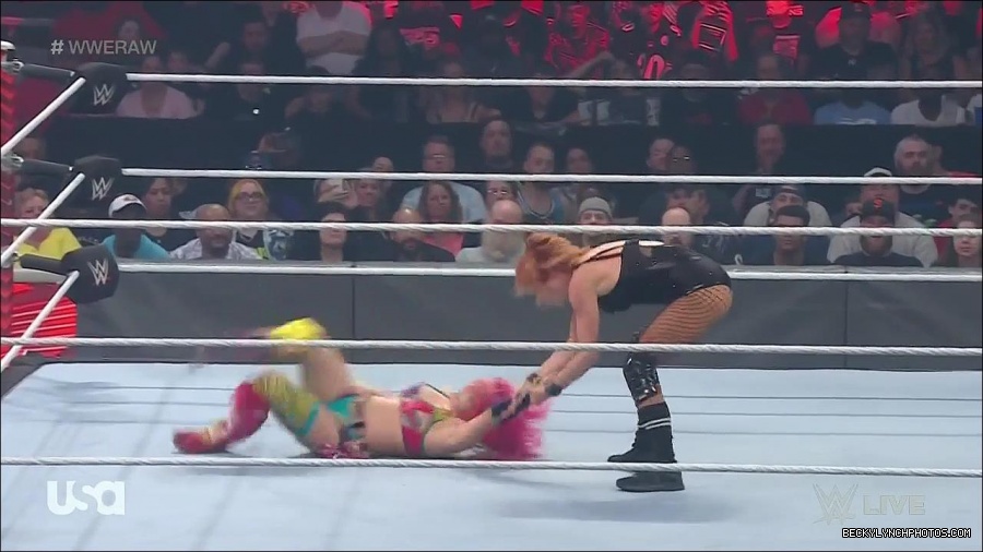 WWE_Monday_Night_Raw_2022_05_16_720p_HDTV_x264-NWCHD_mp4_007409444.jpg