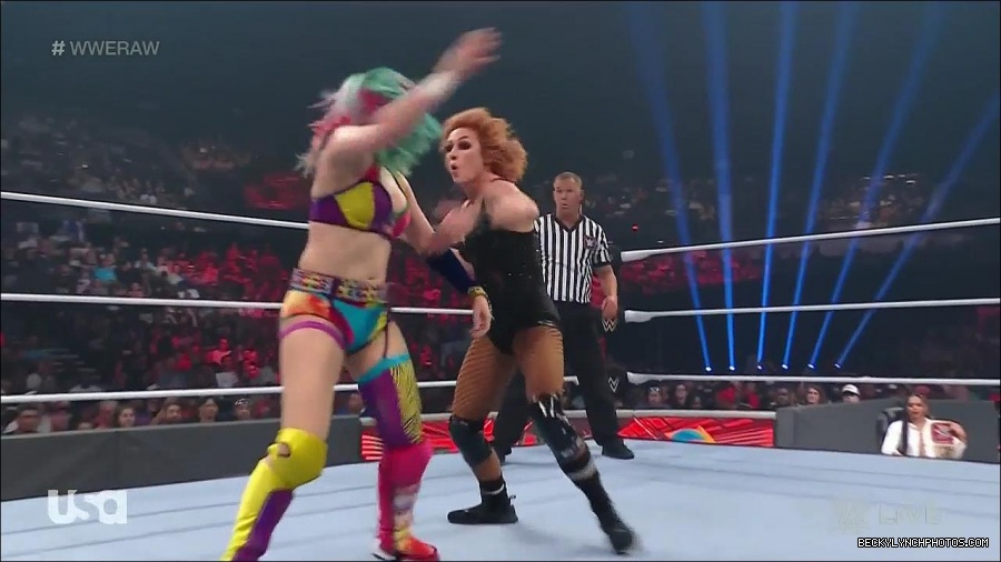 WWE_Monday_Night_Raw_2022_05_16_720p_HDTV_x264-NWCHD_mp4_007411446.jpg