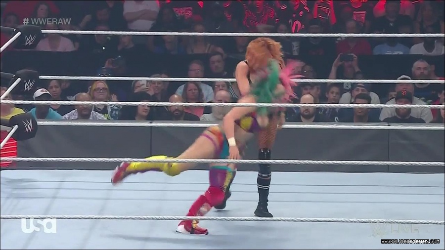 WWE_Monday_Night_Raw_2022_05_16_720p_HDTV_x264-NWCHD_mp4_007412247.jpg