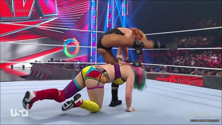 WWE_Monday_Night_Raw_2022_05_16_720p_HDTV_x264-NWCHD_mp4_007413448.jpg