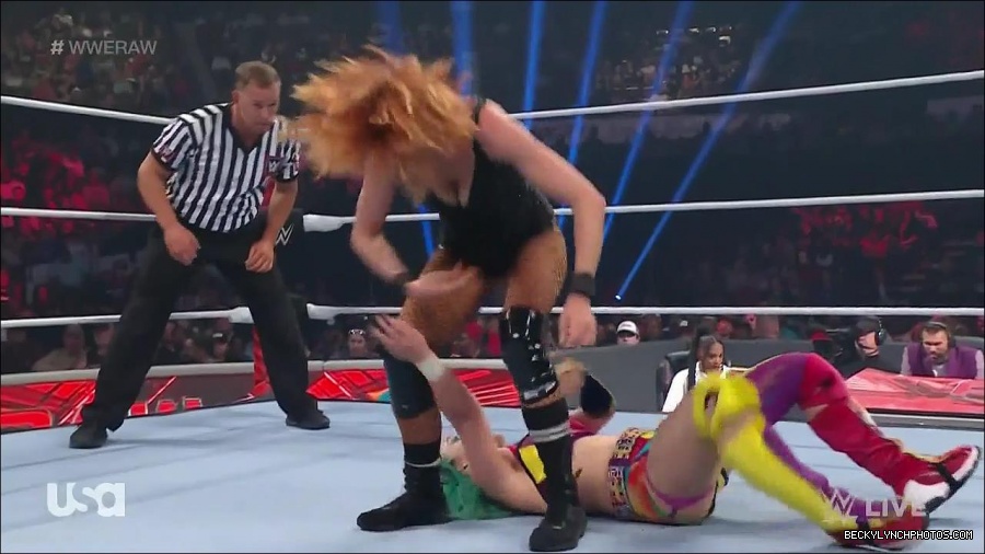 WWE_Monday_Night_Raw_2022_05_16_720p_HDTV_x264-NWCHD_mp4_007414249.jpg