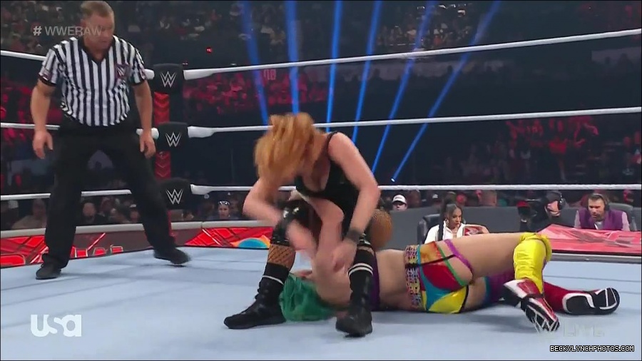 WWE_Monday_Night_Raw_2022_05_16_720p_HDTV_x264-NWCHD_mp4_007414649.jpg