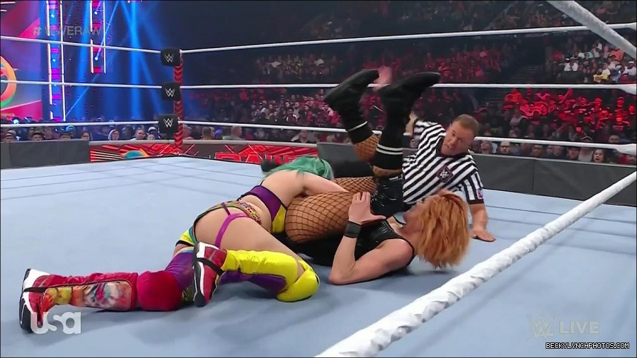 WWE_Monday_Night_Raw_2022_05_16_720p_HDTV_x264-NWCHD_mp4_007416251.jpg