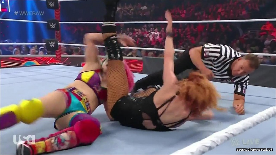 WWE_Monday_Night_Raw_2022_05_16_720p_HDTV_x264-NWCHD_mp4_007417452.jpg
