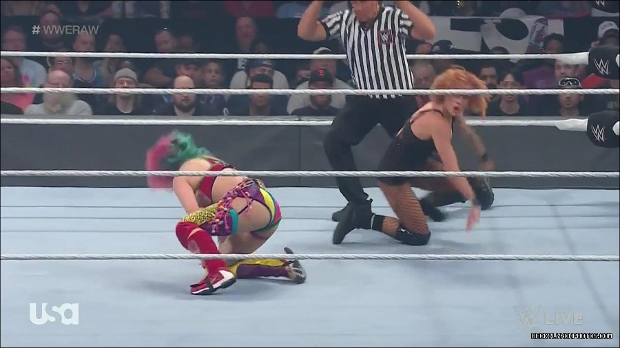 WWE_Monday_Night_Raw_2022_05_16_720p_HDTV_x264-NWCHD_mp4_007418653.jpg