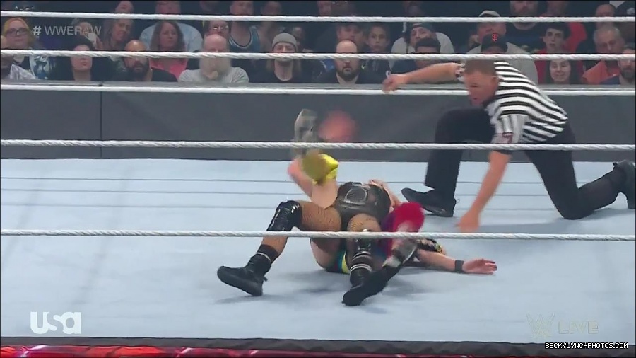 WWE_Monday_Night_Raw_2022_05_16_720p_HDTV_x264-NWCHD_mp4_007425460.jpg