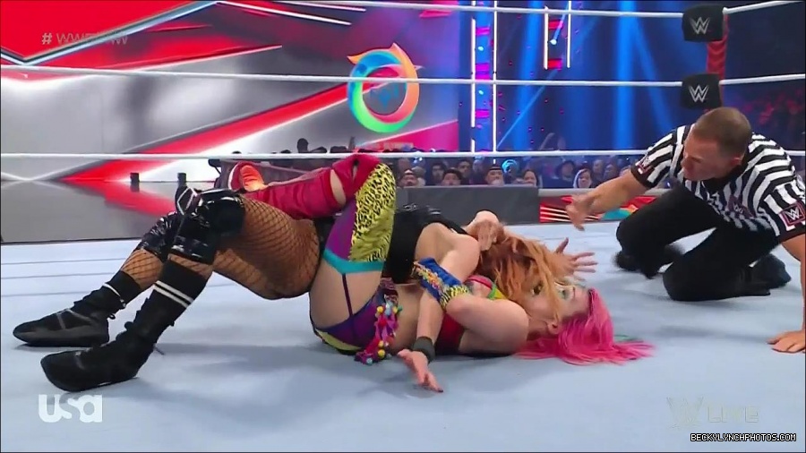 WWE_Monday_Night_Raw_2022_05_16_720p_HDTV_x264-NWCHD_mp4_007426661.jpg