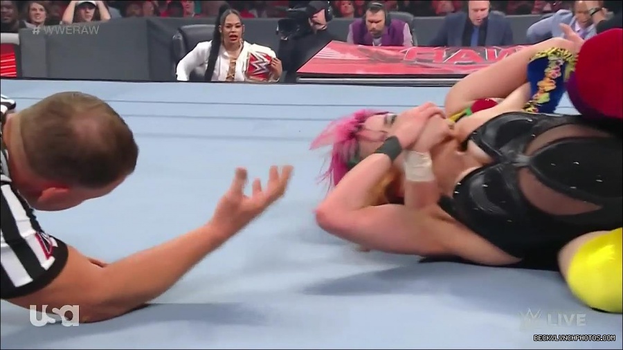 WWE_Monday_Night_Raw_2022_05_16_720p_HDTV_x264-NWCHD_mp4_007430265.jpg