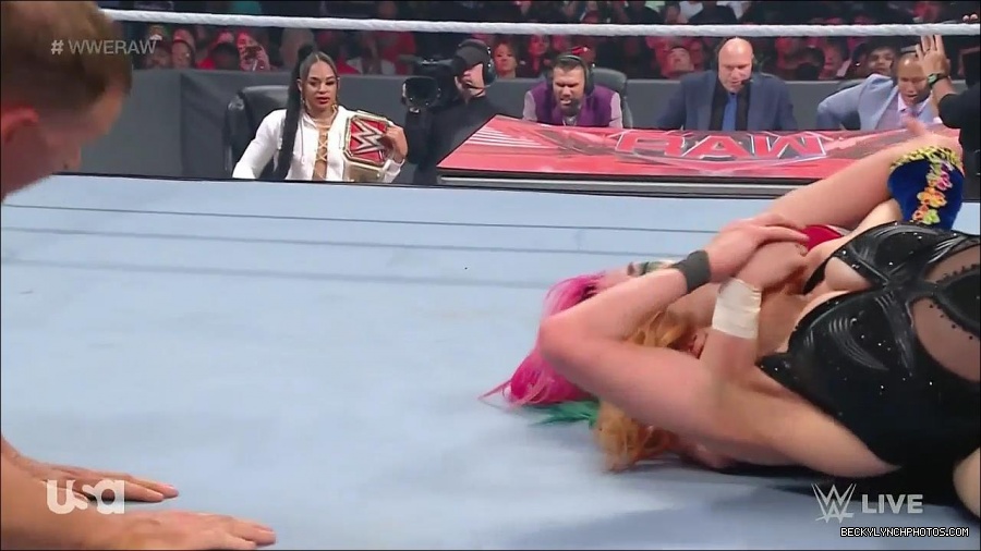 WWE_Monday_Night_Raw_2022_05_16_720p_HDTV_x264-NWCHD_mp4_007431066.jpg