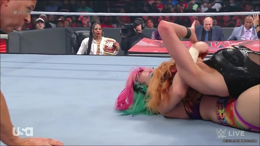 WWE_Monday_Night_Raw_2022_05_16_720p_HDTV_x264-NWCHD_mp4_007432267.jpg