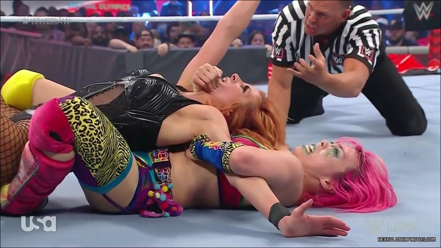WWE_Monday_Night_Raw_2022_05_16_720p_HDTV_x264-NWCHD_mp4_007433869.jpg