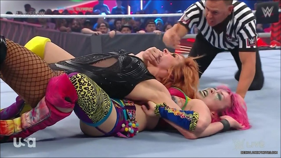WWE_Monday_Night_Raw_2022_05_16_720p_HDTV_x264-NWCHD_mp4_007435871.jpg
