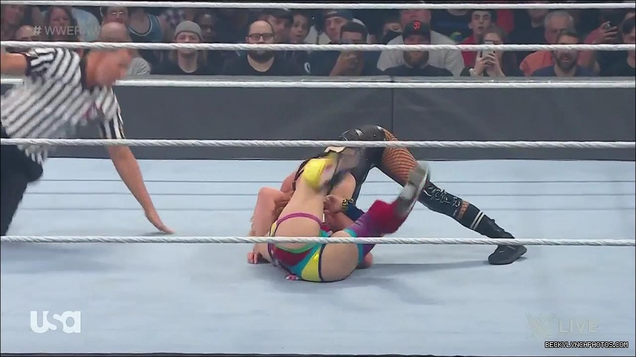 WWE_Monday_Night_Raw_2022_05_16_720p_HDTV_x264-NWCHD_mp4_007438673.jpg