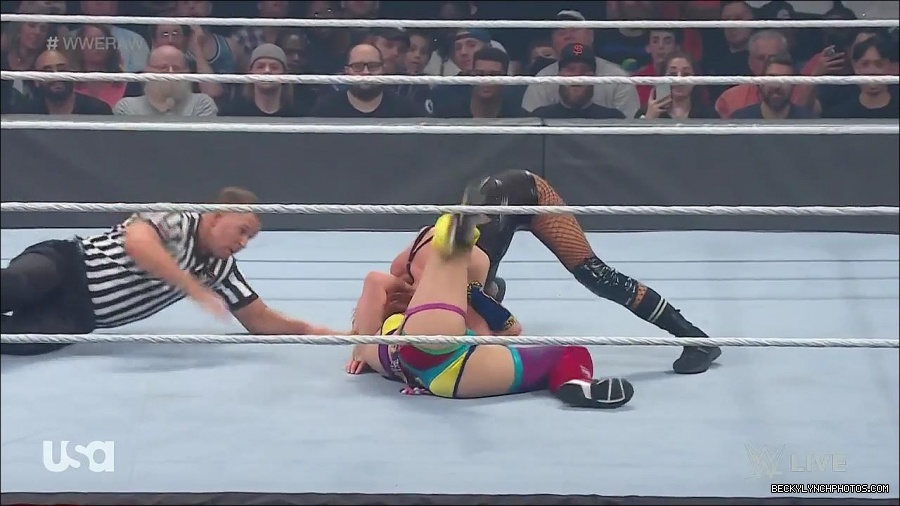 WWE_Monday_Night_Raw_2022_05_16_720p_HDTV_x264-NWCHD_mp4_007439074.jpg