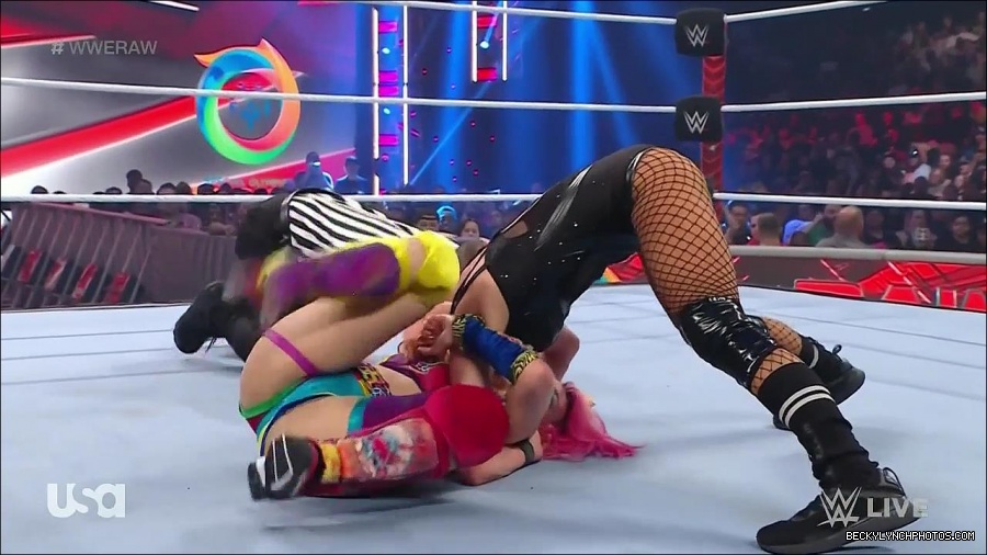 WWE_Monday_Night_Raw_2022_05_16_720p_HDTV_x264-NWCHD_mp4_007440275.jpg
