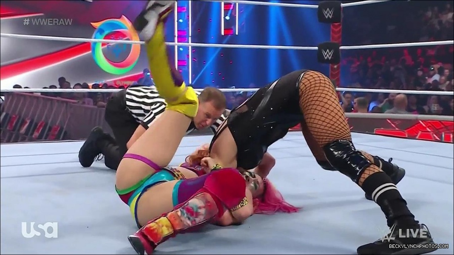 WWE_Monday_Night_Raw_2022_05_16_720p_HDTV_x264-NWCHD_mp4_007440675.jpg