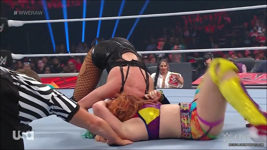 WWE_Monday_Night_Raw_2022_05_16_720p_HDTV_x264-NWCHD_mp4_007441076.jpg