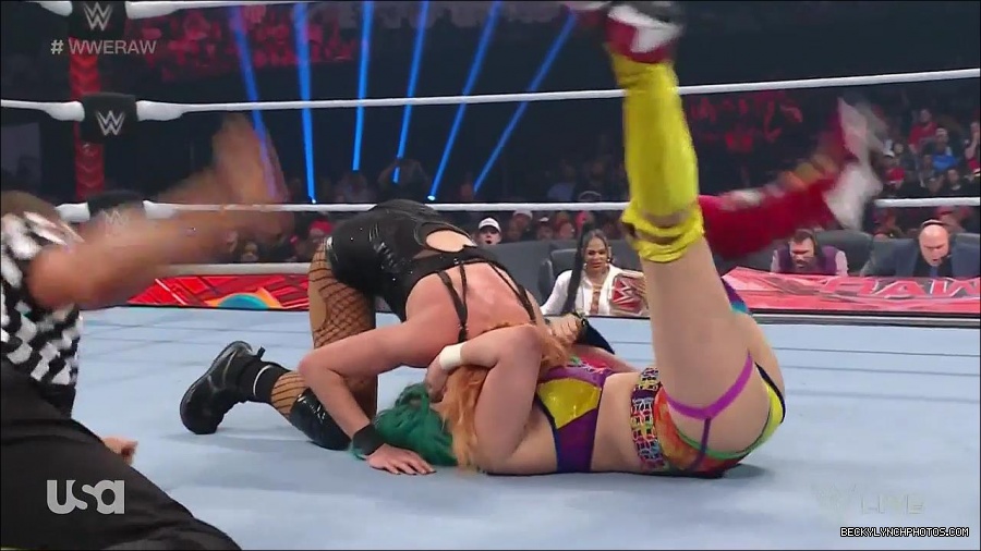 WWE_Monday_Night_Raw_2022_05_16_720p_HDTV_x264-NWCHD_mp4_007442677.jpg