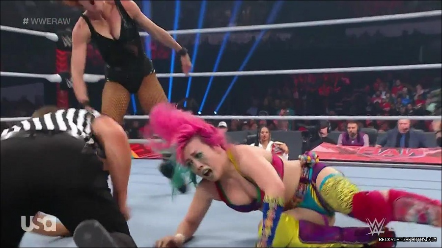 WWE_Monday_Night_Raw_2022_05_16_720p_HDTV_x264-NWCHD_mp4_007444279.jpg
