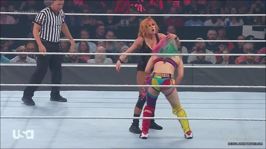 WWE_Monday_Night_Raw_2022_05_16_720p_HDTV_x264-NWCHD_mp4_007447082.jpg