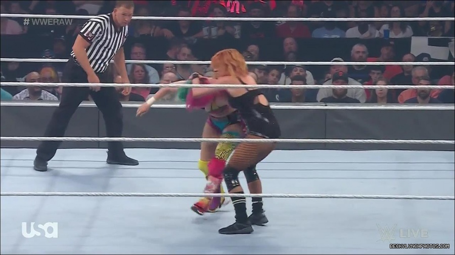 WWE_Monday_Night_Raw_2022_05_16_720p_HDTV_x264-NWCHD_mp4_007448683.jpg
