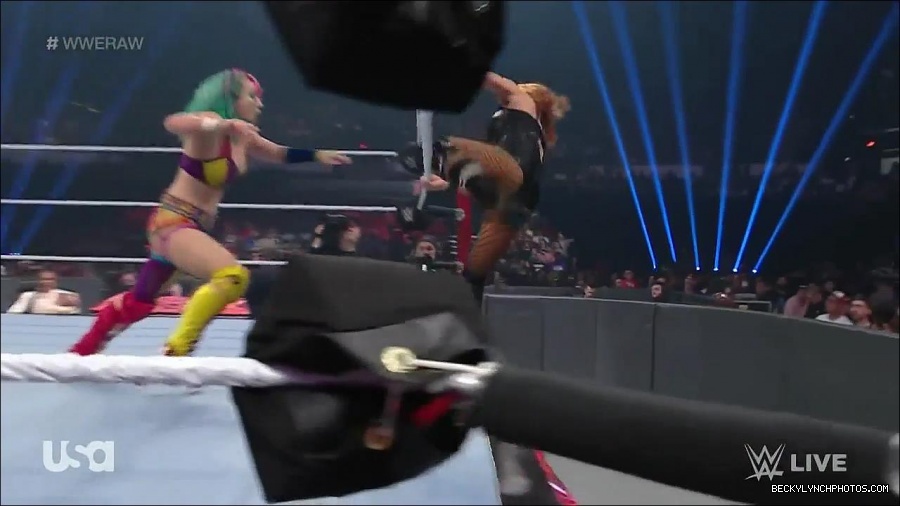 WWE_Monday_Night_Raw_2022_05_16_720p_HDTV_x264-NWCHD_mp4_007451086.jpg