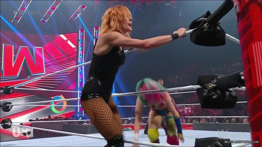 WWE_Monday_Night_Raw_2022_05_16_720p_HDTV_x264-NWCHD_mp4_007456291.jpg