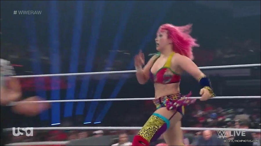 WWE_Monday_Night_Raw_2022_05_16_720p_HDTV_x264-NWCHD_mp4_007464699.jpg
