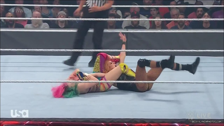 WWE_Monday_Night_Raw_2022_05_16_720p_HDTV_x264-NWCHD_mp4_007467102.jpg