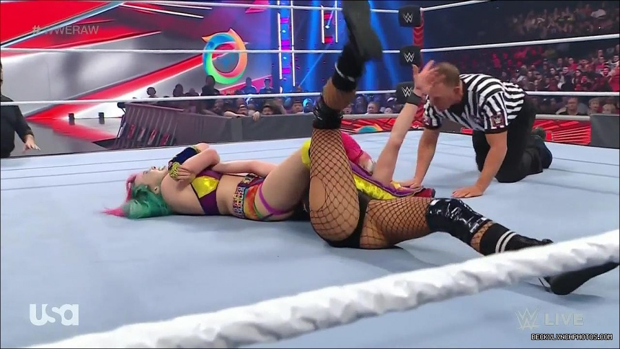 WWE_Monday_Night_Raw_2022_05_16_720p_HDTV_x264-NWCHD_mp4_007470305.jpg