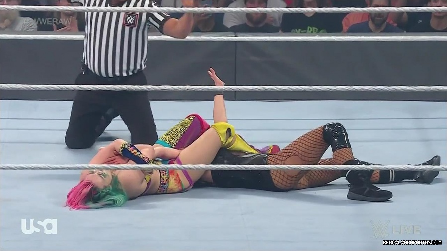WWE_Monday_Night_Raw_2022_05_16_720p_HDTV_x264-NWCHD_mp4_007471506.jpg