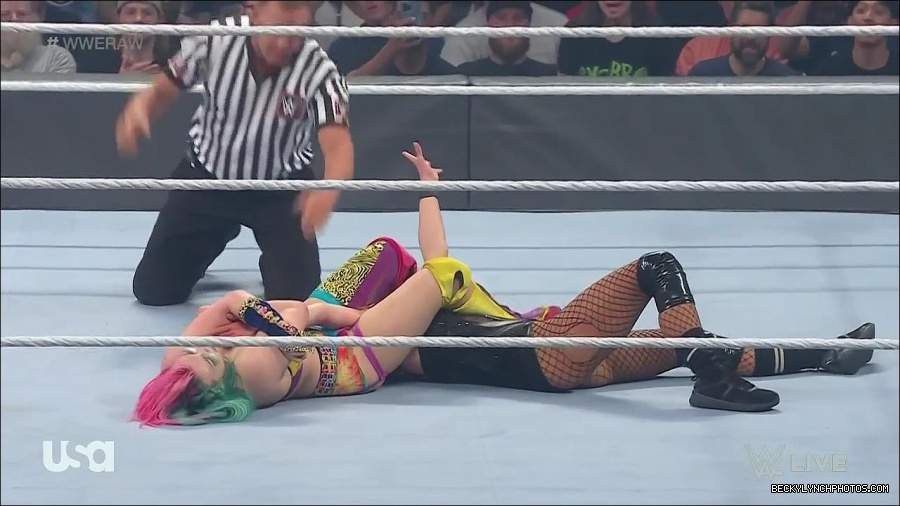 WWE_Monday_Night_Raw_2022_05_16_720p_HDTV_x264-NWCHD_mp4_007471907.jpg