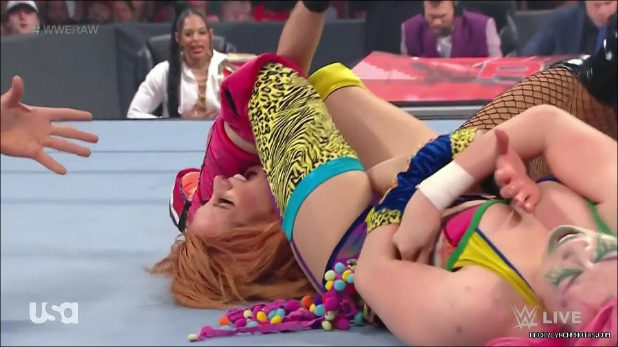 WWE_Monday_Night_Raw_2022_05_16_720p_HDTV_x264-NWCHD_mp4_007473909.jpg