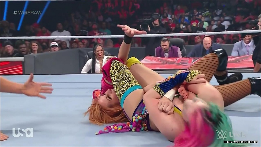 WWE_Monday_Night_Raw_2022_05_16_720p_HDTV_x264-NWCHD_mp4_007475110.jpg