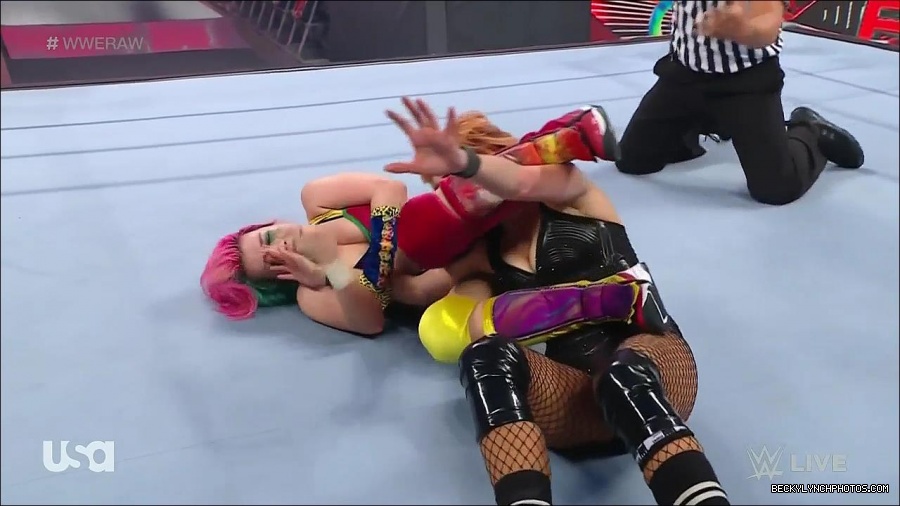 WWE_Monday_Night_Raw_2022_05_16_720p_HDTV_x264-NWCHD_mp4_007478313.jpg