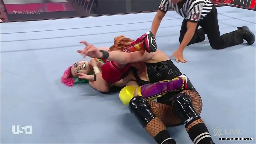 WWE_Monday_Night_Raw_2022_05_16_720p_HDTV_x264-NWCHD_mp4_007478713.jpg