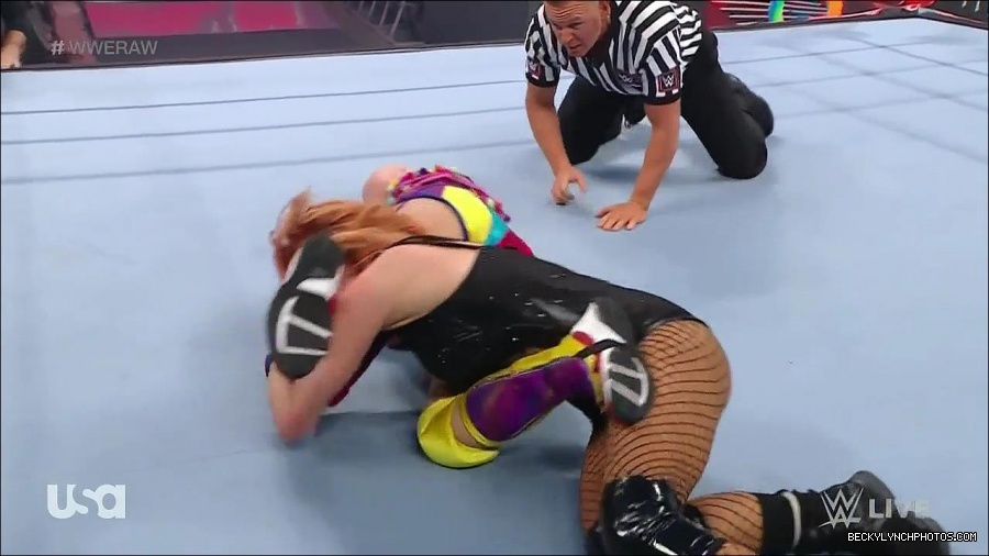 WWE_Monday_Night_Raw_2022_05_16_720p_HDTV_x264-NWCHD_mp4_007479514.jpg