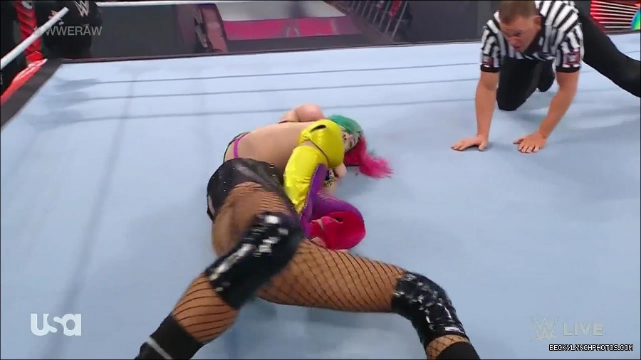 WWE_Monday_Night_Raw_2022_05_16_720p_HDTV_x264-NWCHD_mp4_007480715.jpg