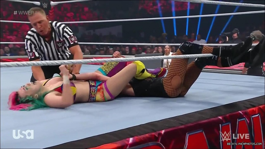 WWE_Monday_Night_Raw_2022_05_16_720p_HDTV_x264-NWCHD_mp4_007483518.jpg